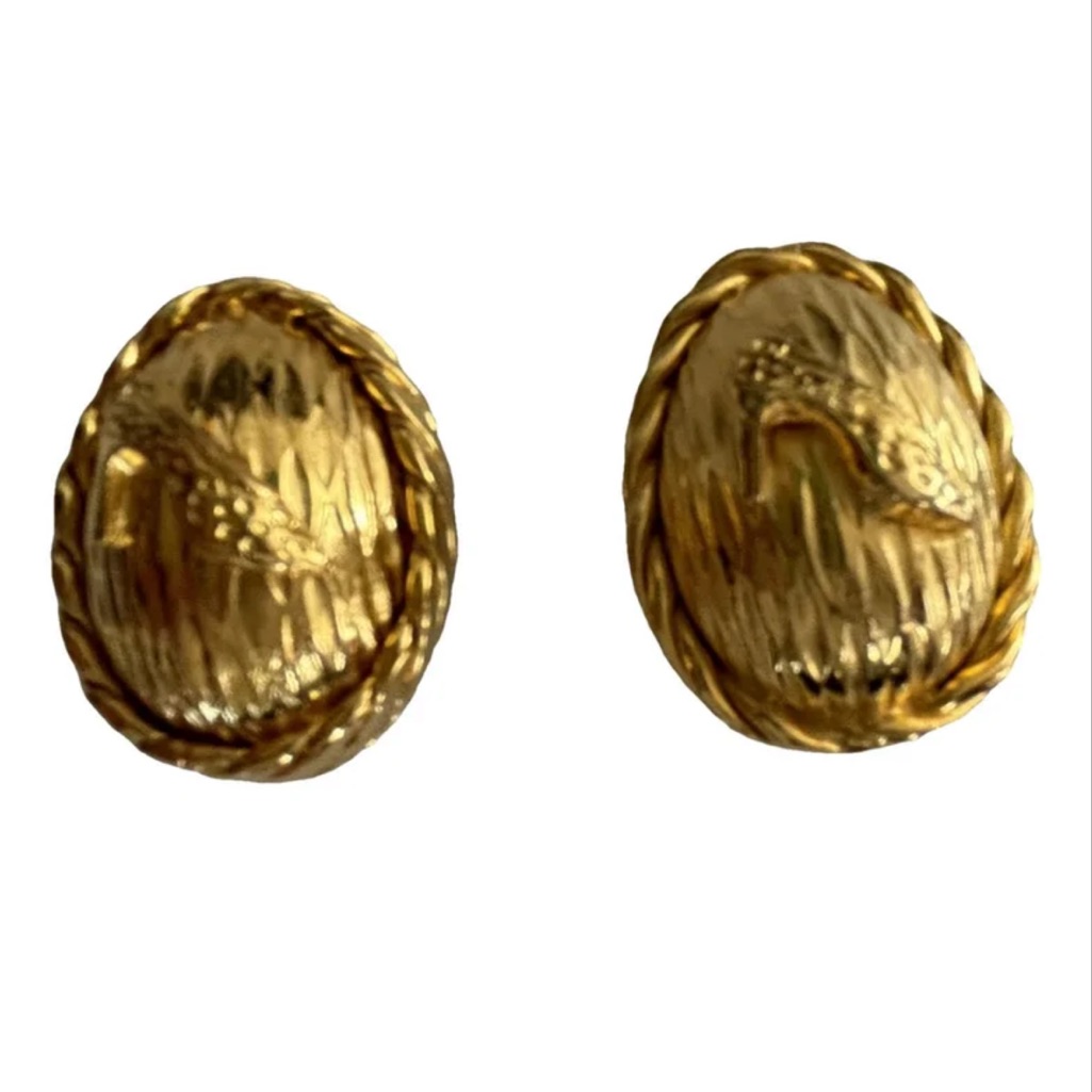 Vintage Ferragamo Gold Clip On Earrings With Shoe Design 153$